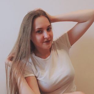 Model - Valerie Sports