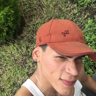 Model - Poysonsam happy