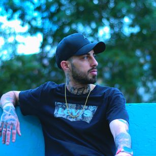 Model - Nicols Leroy latino