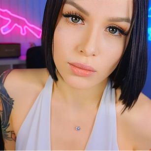 Model - Katerina brunette