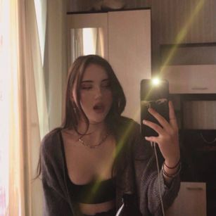 Model - Aurora Lee pussy