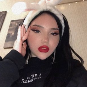 Model - Aurora Lee feet