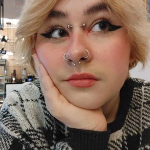 Model - Carofoxies hairy