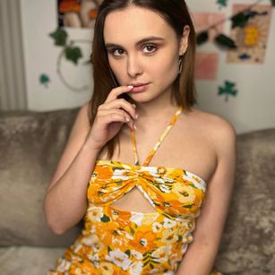 Model - mia__aww deepthroat