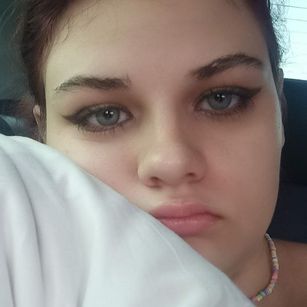 Model - Sue__Taylor red