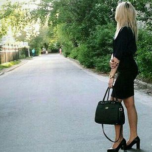 Model - NotBoringGirl smartgirl