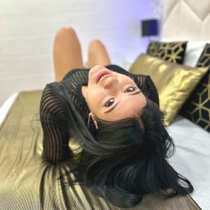 Model - ReachelStrauss masturbation