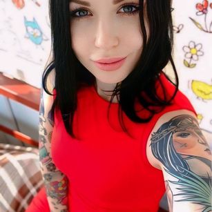 Model - Katerina brunette