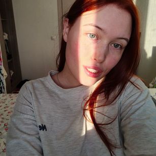 Model - prettyandshy toys