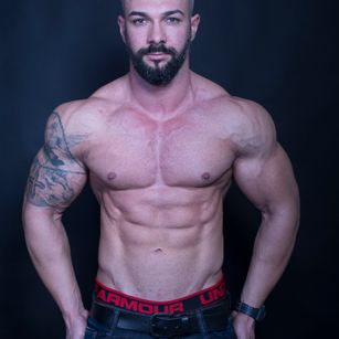 Model - MasterThanoss tattoo