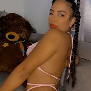 Model - AnnaKroes dildos