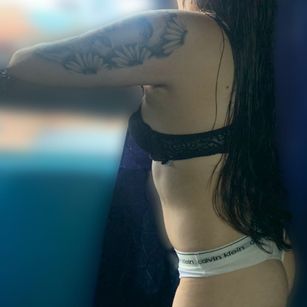 Model - Luna_MZ tits