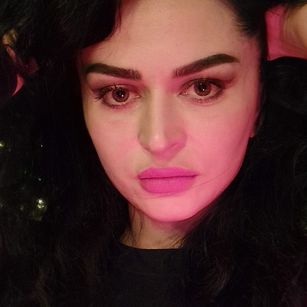 Model - Desdemona roleplay