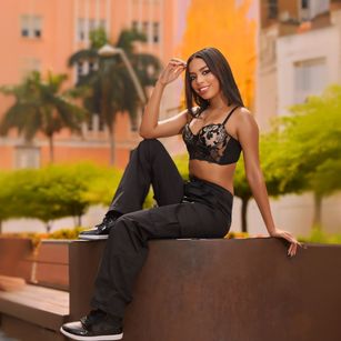 Model - TyraKane cei