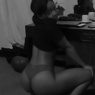 Model - ExoticAngel doggy