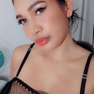 Model - Mia Rosa squirt