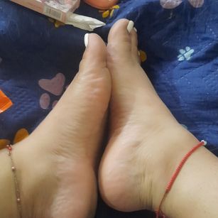 Model - Anyrebels bigbelly