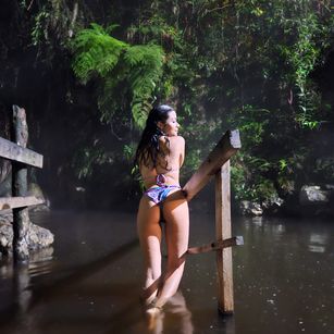 Model - VanessaPeters squirt