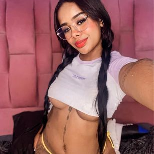 Model - ValenSure black