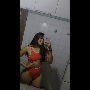 Model - Sofia Candela morena