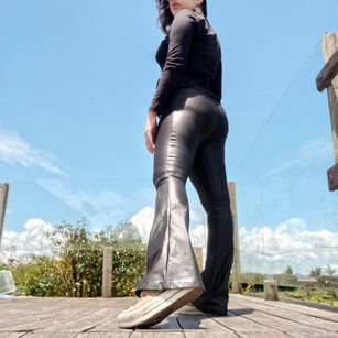 Model - Carmen Carmesi joi