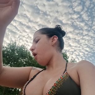 Model - Carmen Carmesi findom