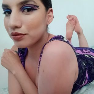 Model - Carmen Carmesi cei