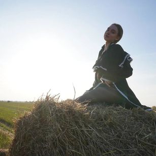 Model - Caroline bigass