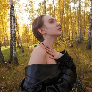 Model - Caroline dance