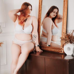 Model - Madness_Lia curvy