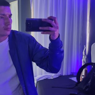 Model - Tom Hoffman cum