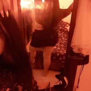 Model - Anyrebels saliva