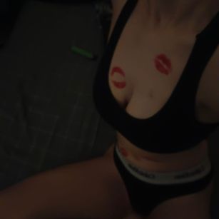 Model - Sophie and Ruby bondage