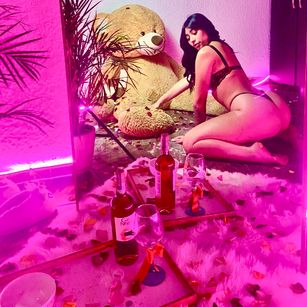 Model - Chantal latina