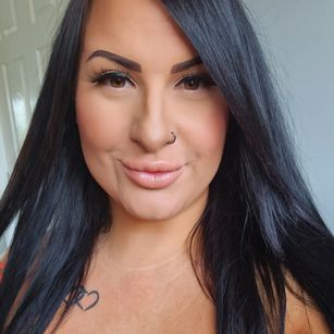 Model - Layla bigass