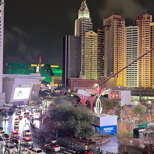 Model - Meduzaa OJOS