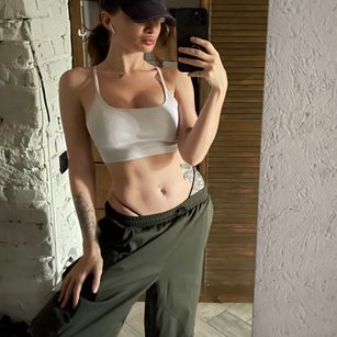 Model - Miss Sonya footfetish