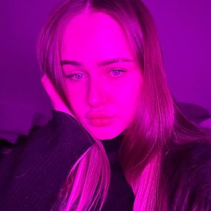 Model - Melissa Robertson Funny