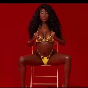 Model - Nicole cambell bigass