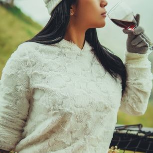 Model - Sara Wiilson bigtits