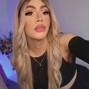 Model - lauren evans latina