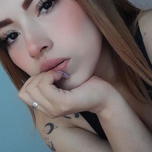 Model - Meduzaa Lindo