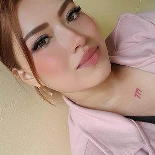 Model - Meduzaa Cumcontigo