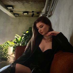 Model - StacyHarland foot