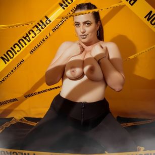 Model - Susan Miller latina