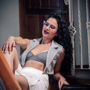 Model - Alaska Blue blowjob