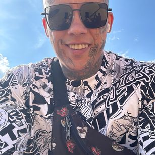 Model - Tommy Gun cumshow