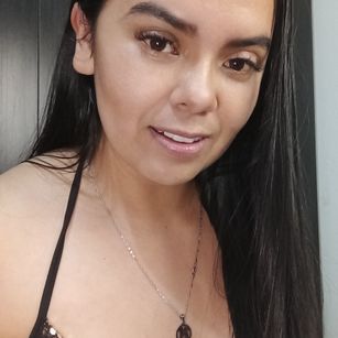 Model - 305lloven latina