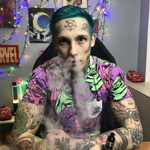 Model - Tommy Gun cum