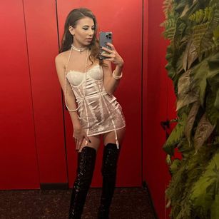 Model - Marmarisa cum